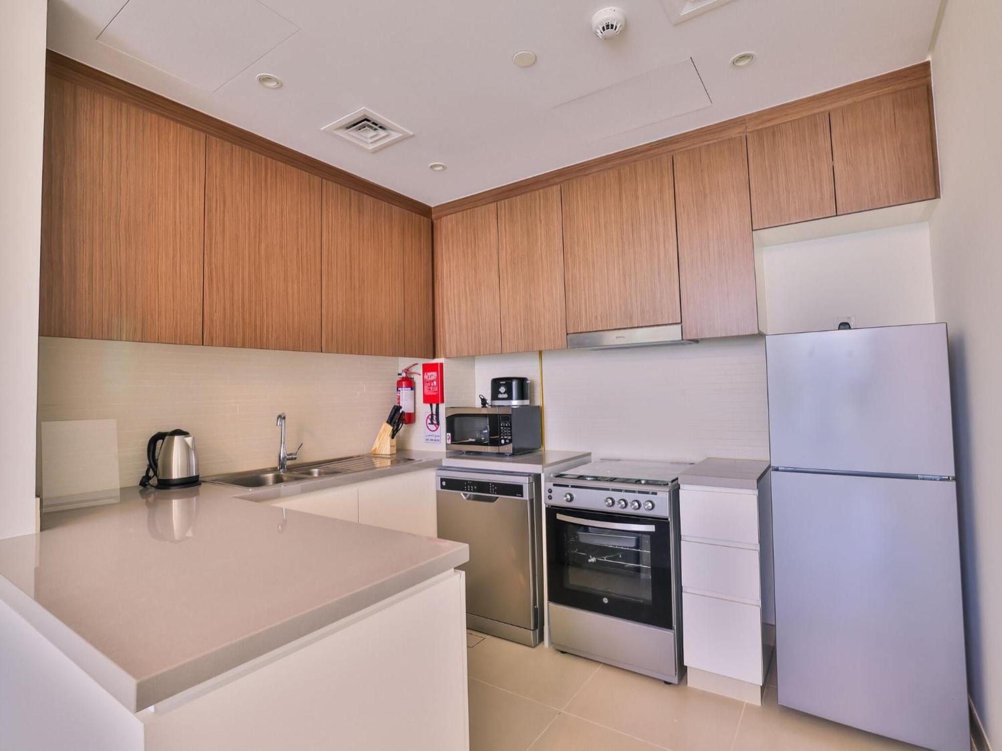 Luxurious Apartments Dubai Marina Views Pool Gym By Sojo Stay Esterno foto