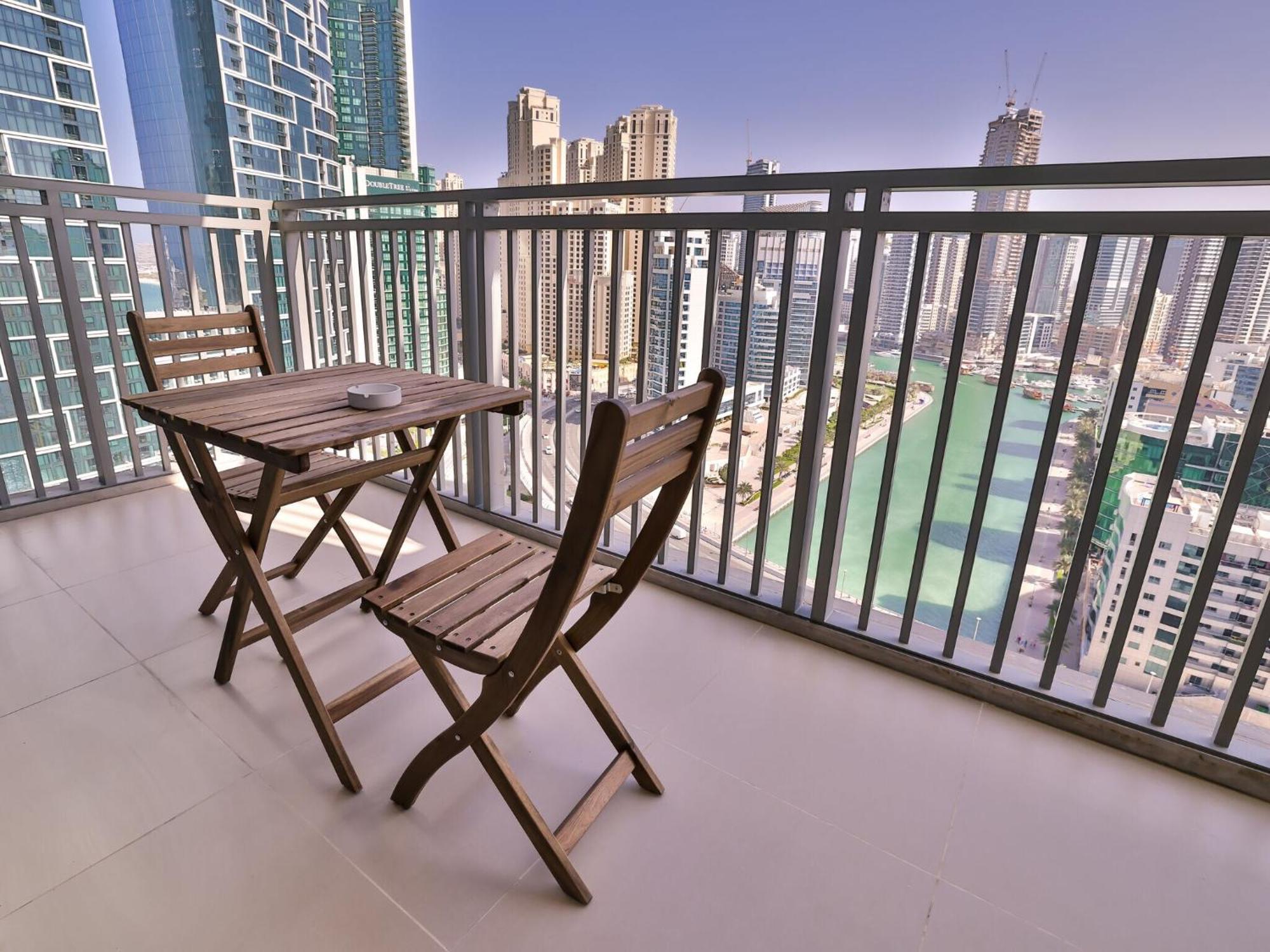 Luxurious Apartments Dubai Marina Views Pool Gym By Sojo Stay Esterno foto